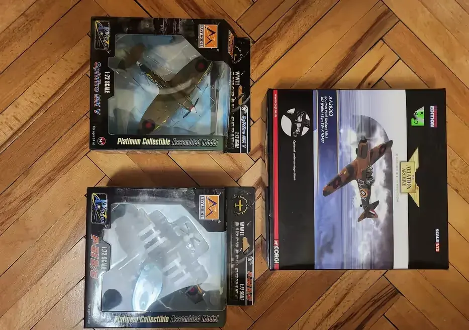 3 modele polskich samolotów Die Cast — praca twórcy Darek na Freshwall Marketplace