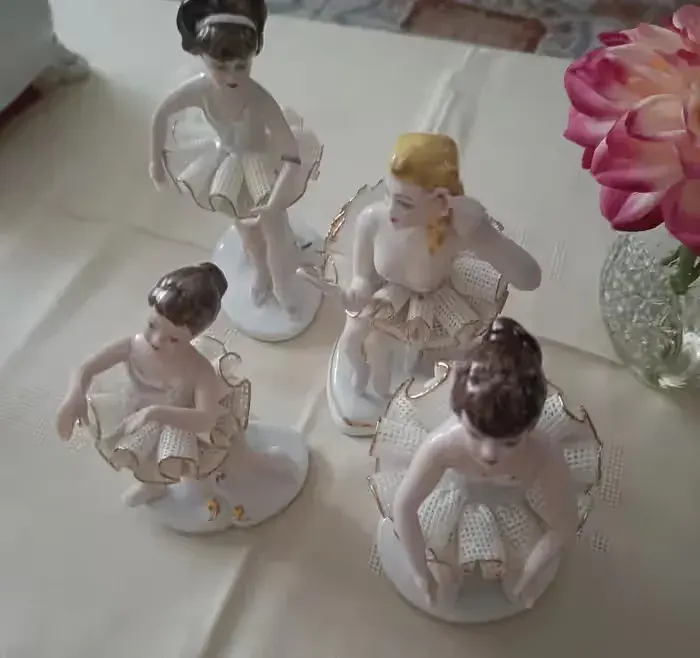 4 Figurek starych z porcelany.Tanio — praca twórcy sprzedajacccca na Freshwall Marketplace