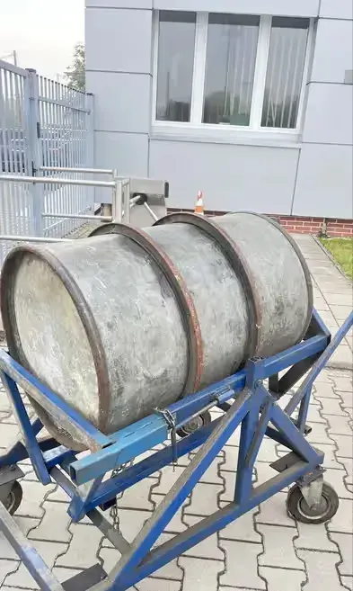 Beczka paliwa do czołgu T-55 / T-54 – rok produkcji 1956 — praca twórcy Cyryl na Freshwall Marketplace