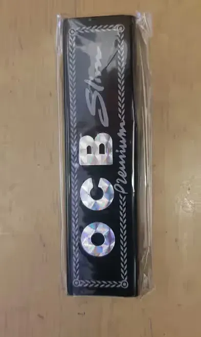 Bibułki OCB Metal box 25szt. — praca twórcy Leszek na Freshwall Marketplace