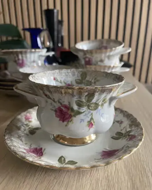 Bulionówki Chodzież wzór Iwona 6 par porcelana PRL vintage — praca twórcy Ewa Turkowska na Freshwall Marketplace