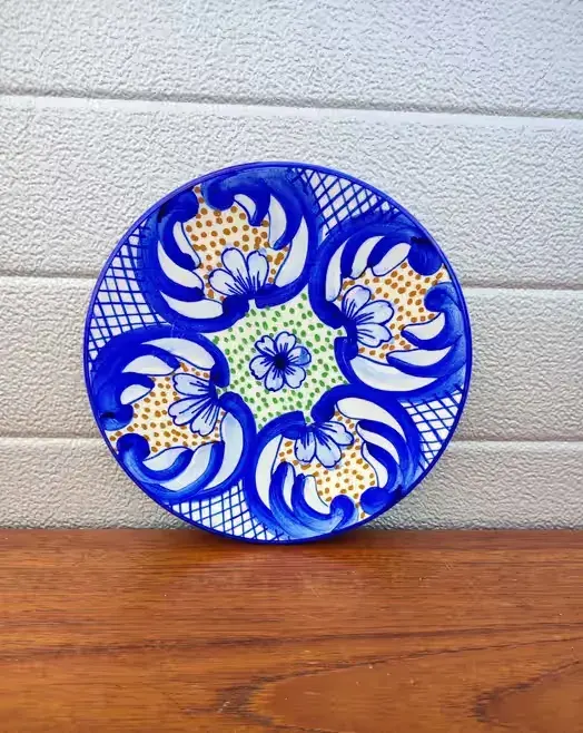 Ceramiczny talerz dekoracyjny / ozdobny ręcznie malowany - U — praca twórcy skarbywyszukane na Freshwall Marketplace