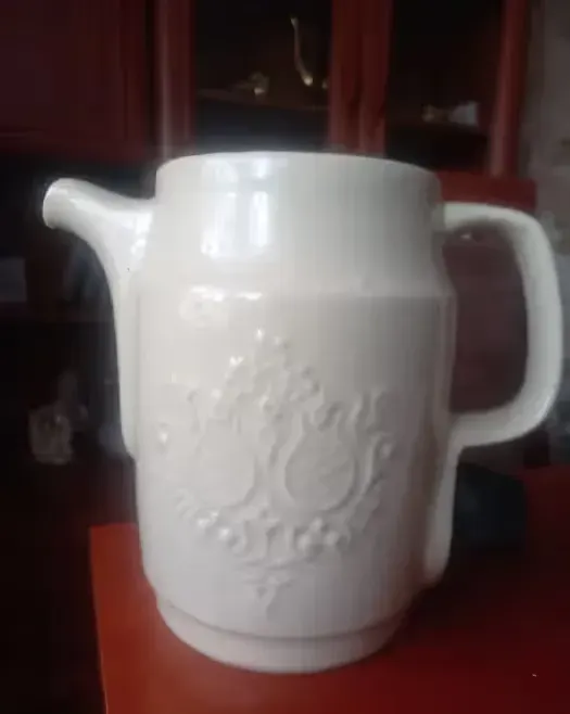 Czajnik porcelanowy prl 1980 — praca twórcy Helena na Freshwall Marketplace