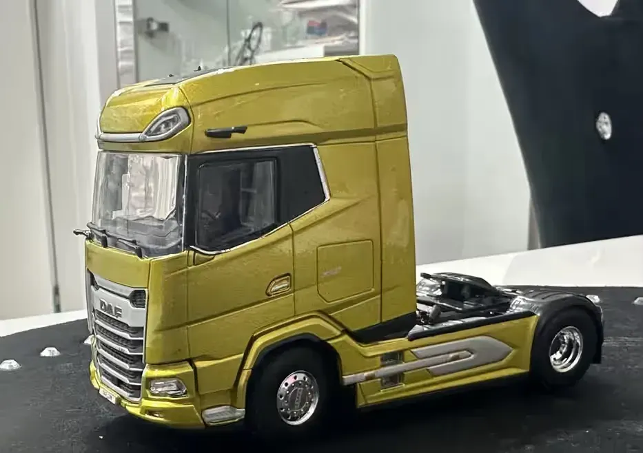 DAF XG+  4x2 + BOX Trailer 3 Axle — praca twórcy Mirek na Freshwall Marketplace