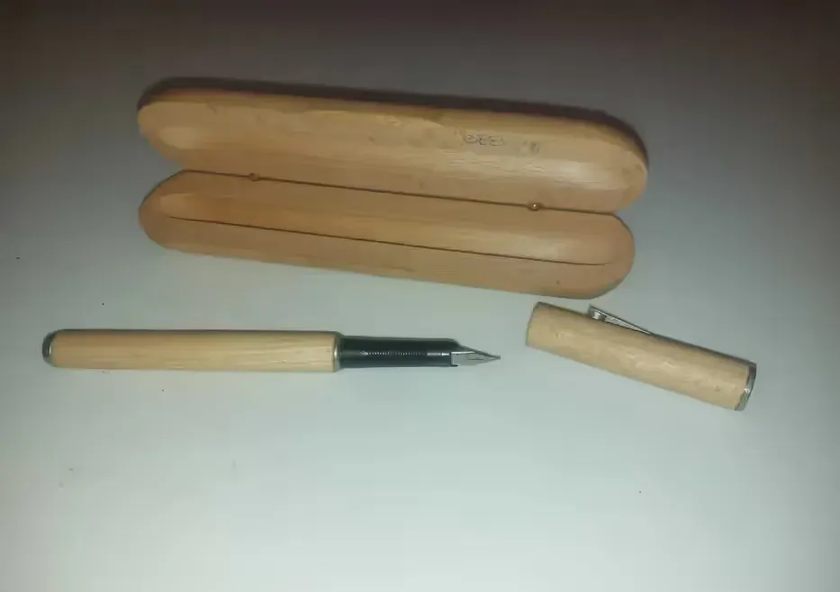 Drewniane Pióro na nabój Kulkowe + etui drewniane — praca twórcy PRLoveHobby na Freshwall Marketplace