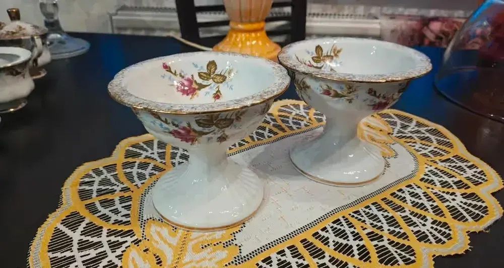 Dwa Porcelanowe pucharki Chodzież Iwona. — praca twórcy Mateusz - Retro Nostalgia na Freshwall Marketplace