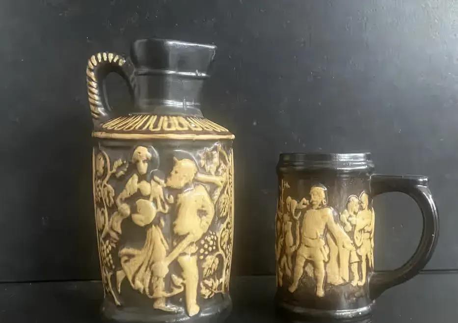 Dzbanek j kufel vintage — praca twórcy Aleksandra na Freshwall Marketplace