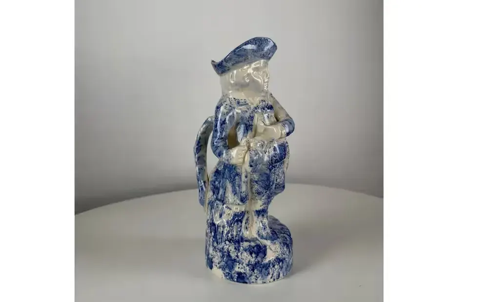 Figuralny dzbanek „Toby Jug” | ceramika w odcieniach kobaltu — praca twórcy FFF na Freshwall Marketplace