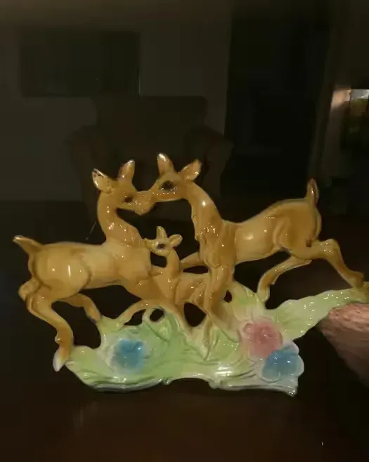 Figurka,sarenki,porcelana — praca twórcy Moli na Freshwall Marketplace