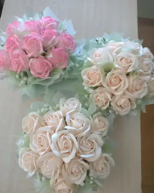 Flowerbox mydlane róże zakończenie roku szkolnego, średnica ok. 23 cm, wysokość ok. 20 cm — praca twórcy Ania na Freshwall Marketplace