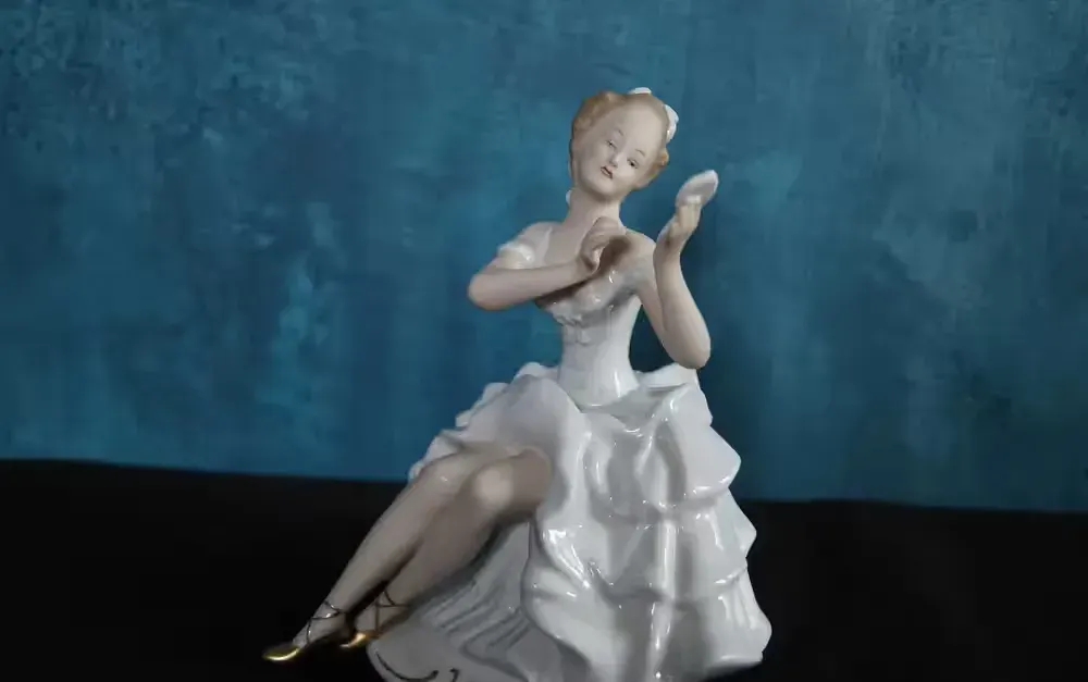 kolekcja figurek porcelanowych — praca twórcy Joanna na Freshwall Marketplace