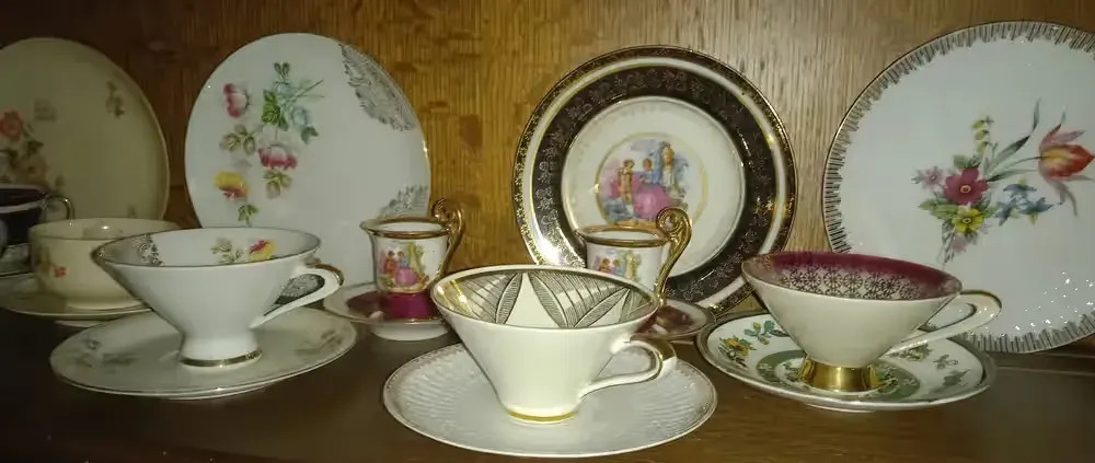 Kolekcja porcelany ANTYk — praca twórcy Krzysztof na Freshwall Marketplace