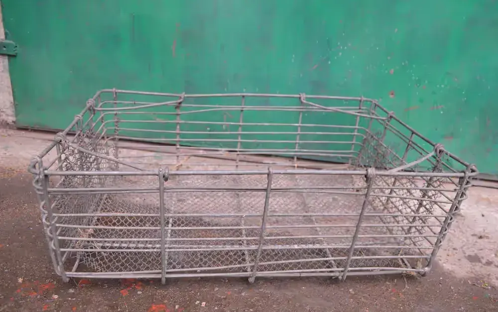 kosz metalowy prl zabytkowy — praca twórcy terenowka 4x4 na Freshwall Marketplace