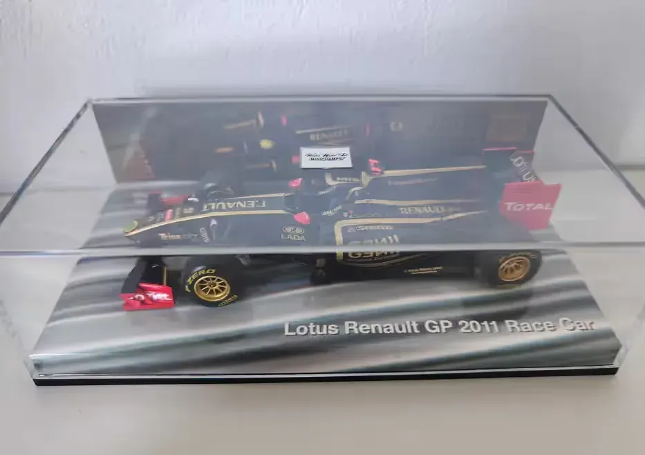 Kubica Lotus Renault GP 2011 F1 — praca twórcy Piotrek na Freshwall Marketplace