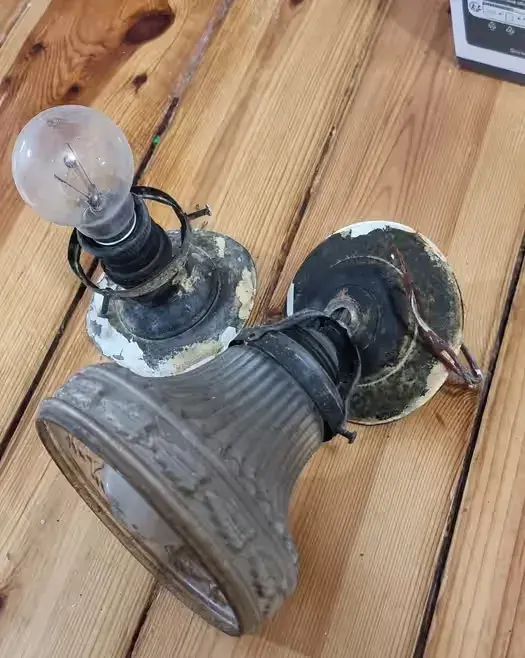 Lampa antyk 1970 żarówka made in Holland klosz — praca twórcy Jagoda na Freshwall Marketplace