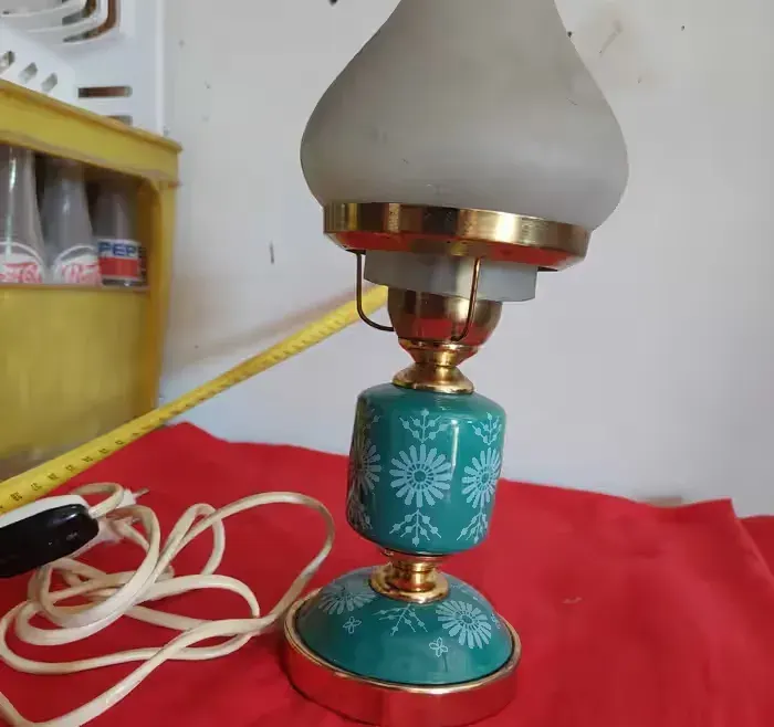 Lampa nocna prl vintage — praca twórcy Roman na Freshwall Marketplace
