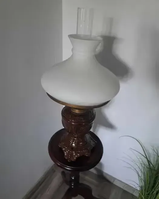 Lampa stara naftowa na prąd — praca twórcy Patrycja na Freshwall Marketplace