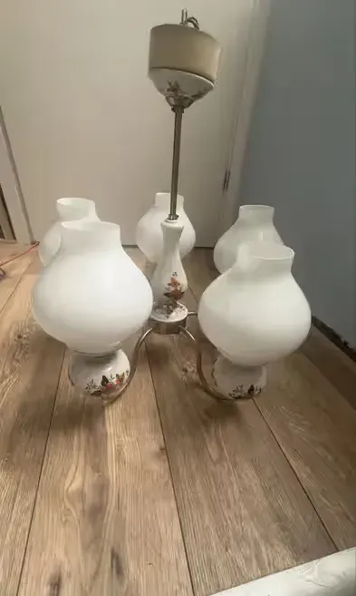 Lampa wisząca retro / PRL – 5-kloszowa – sprawna — praca twórcy Milena na Freshwall Marketplace