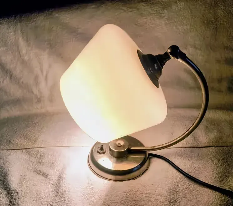 Lampka nocna/biurkowa POP-Art LOFT lata 60-te — praca twórcy Tomasz na Freshwall Marketplace