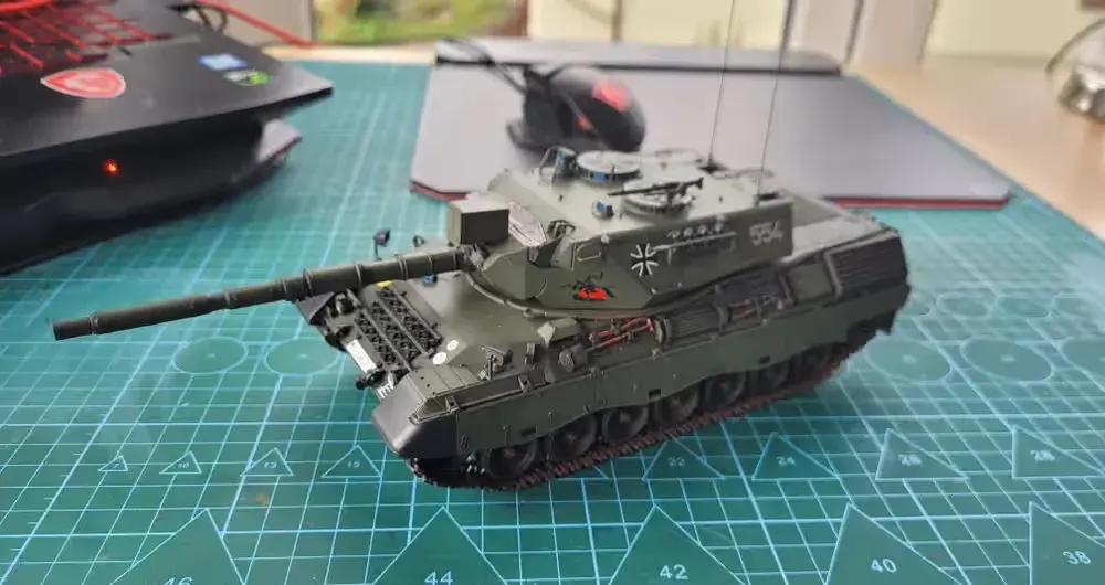 Leopard 1a4 Tamiya Meng Tetra Aber Eureka Trumpeter — praca twórcy Robert na Freshwall Marketplace