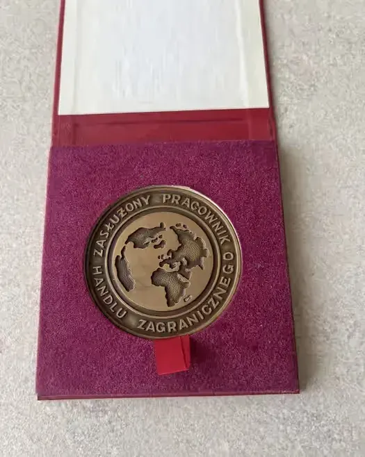 Medal PRL - zasłużony pracownik handlu zagranicznego — praca twórcy Łukasz Ch na Freshwall Marketplace