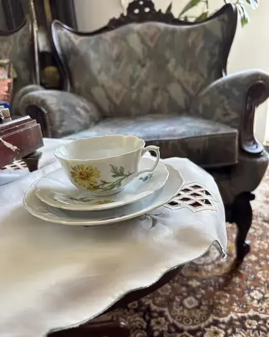 Miśnia piekne trio — praca twórcy Ariel K na Freshwall Marketplace