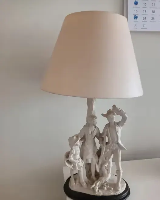 Myśliwska lampa stołowa, w stylu retro/vintage — praca twórcy Anna na Freshwall Marketplace