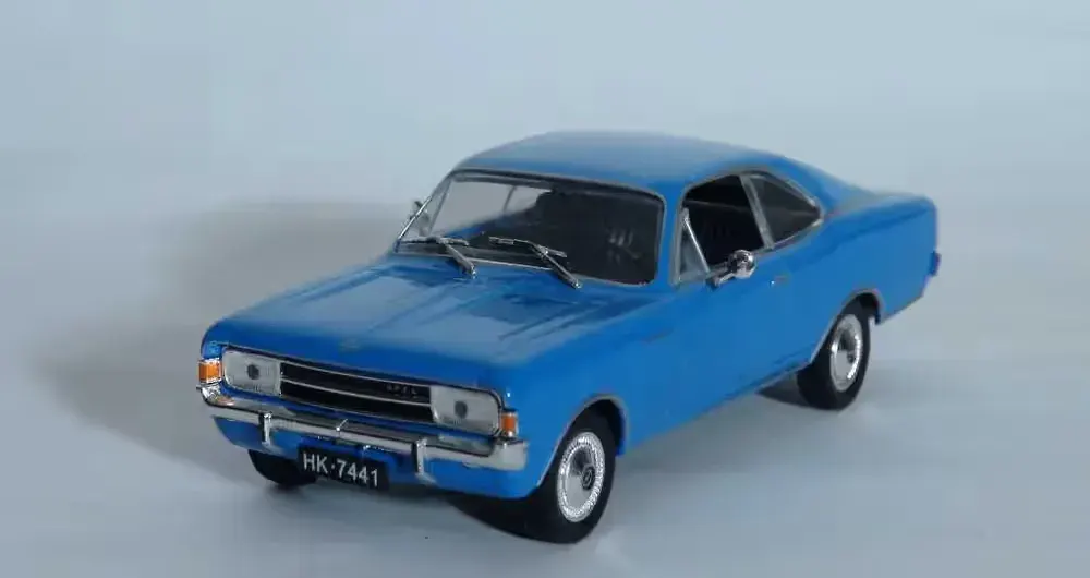 OPEL RECORD C - Kultowe auta — praca twórcy Dana na Freshwall Marketplace