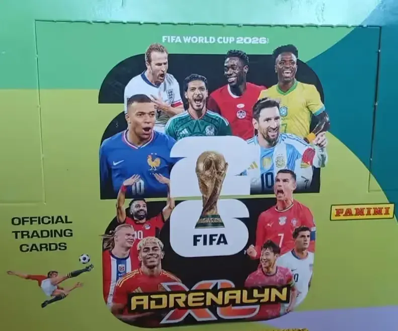 PANINI FIFA Adrenalyn XL 27 saszetek po 8 kart — praca twórcy Damian na Freshwall Marketplace