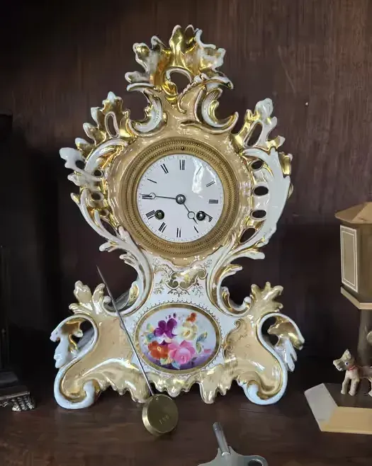 Piękny porcelanowy Francuski zegar mechaniczny — praca twórcy Tomasz na Freshwall Marketplace