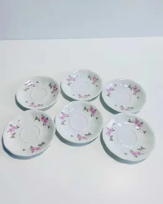 Podstawki pod filiżanki Vintage Karolina / Talerzyki pod filiżanki PRL — praca twórcy Sklepik na Freshwall Marketplace