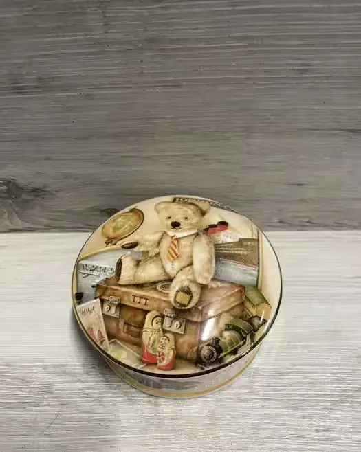 porcelanowe puzderko  kolekcjonerskie — praca twórcy Nina na Freshwall Marketplace