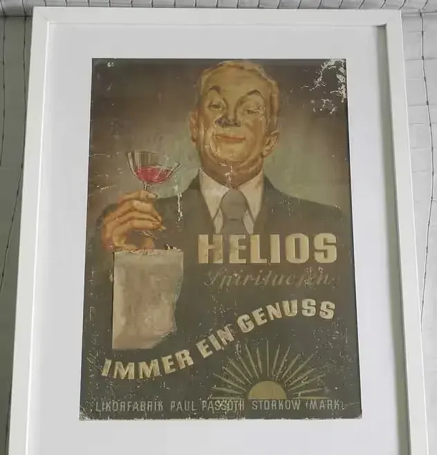 Stara REKLAMA - plakat na kartonie Helios Likorfabrik Storkow — praca twórcy Małgorzata Poźniak na Freshwall Marketplace