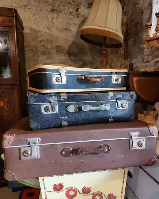 Stara walizka design vintage retro prl — praca twórcy Różne na Freshwall Marketplace