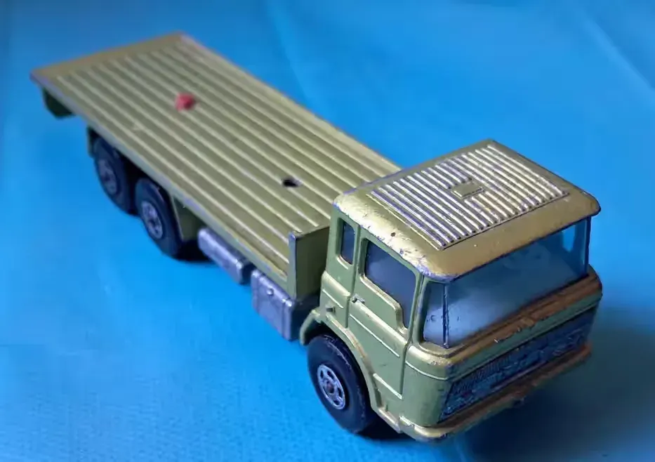 Stare autko, resorak MATCHBOX DAF Building Transporter z 1971 roku. — praca twórcy maslak71 na Freshwall Marketplace