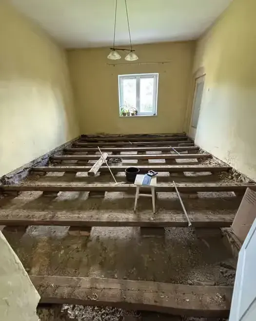 Stare belki drewniane 150 letnie. — praca twórcy Tomasz na Freshwall Marketplace
