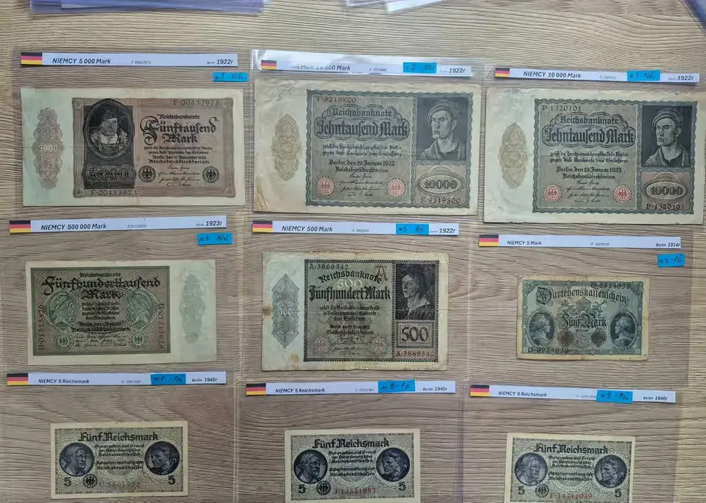 Starocie banknoty zabezpieczone w koszulkach do wyboru — praca twórcy Rafał na Freshwall Marketplace