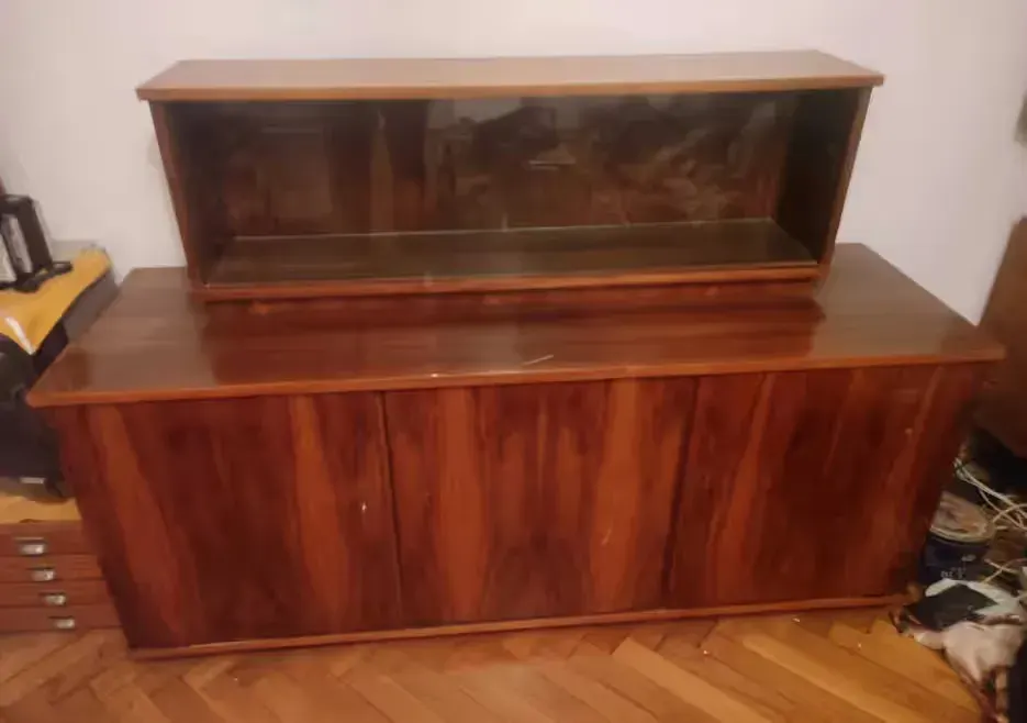 stary kredens PRL- do negocjacji — praca twórcy Michał na Freshwall Marketplace