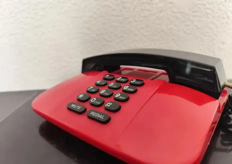 Stary telefon vintage retro prl space age — praca twórcy Galeria Rzeczy Niezwykłych na Freshwall Marketplace