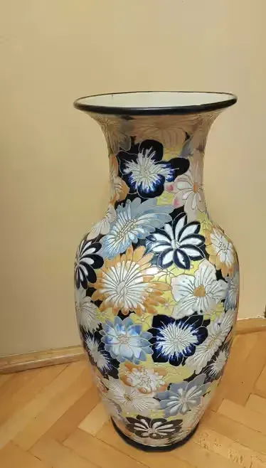 Stylowy wazon ceramiczny — praca twórcy Katarzyna na Freshwall Marketplace