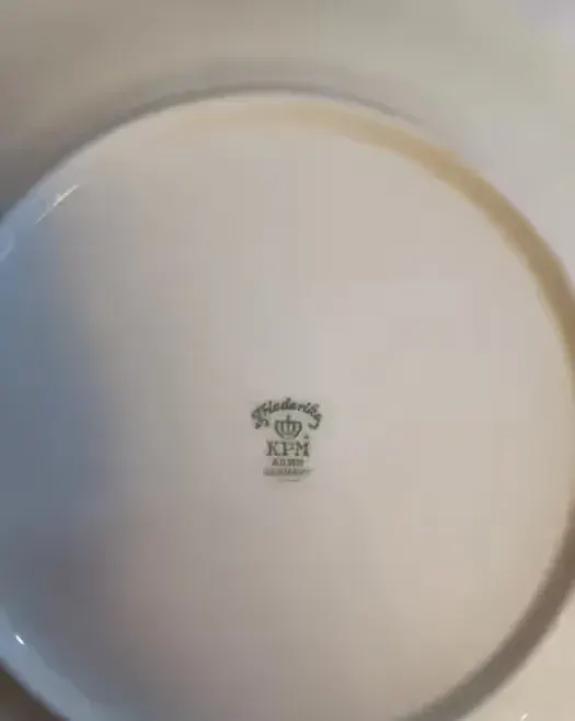 Talerze Fredrike KPM A.D. 1831 Germany.Waldenburg.Porcelana 6 sztuk. Głębokich i 6 sztuk płaskich — praca twórcy Angelika na Freshwall Marketplace