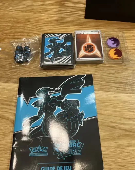 TCG: Scarlet & Violet - Black Bolt Elite Trainer Box (ETB). — praca twórcy Beata na Freshwall Marketplace