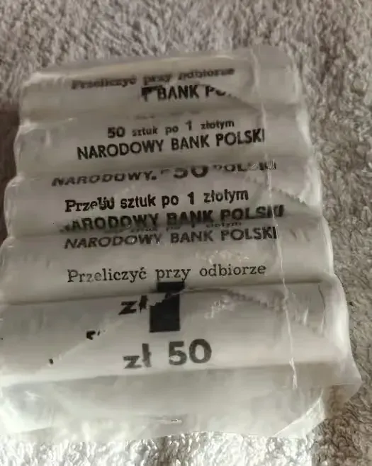 Tytuł: Oryginalny Rulon Bankowy NBP PRL – 1 złoty (50 sztuk) okres PRL rok 1989 — praca twórcy Tomasz na Freshwall Marketplace