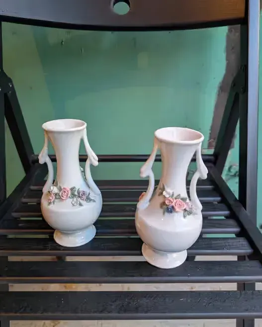 Wazoniki w kwiaty Bogucice — praca twórcy Roman na Freshwall Marketplace