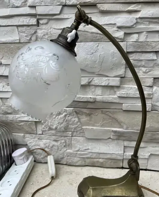 Zabytkowa mosięzna lampka z XIX w lampa — praca twórcy Ania na Freshwall Marketplace