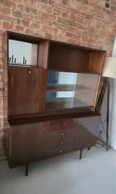 Kredens Komoda witryna PRL meblościanka — praca twórcy Dominika na Freshwall Marketplace
