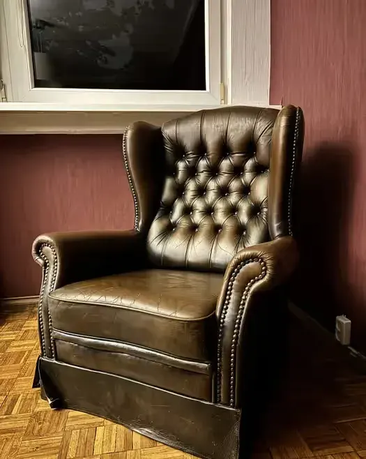 Skórzany fotel uszak vintage — praca twórcy Nzwie na Freshwall Marketplace
