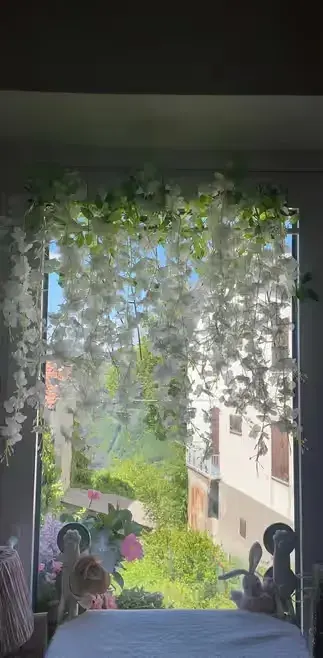 Wisteria glicynia sztuczna girlanda kwiatowa dekoracja 12 sztuk — praca twórcy Marta na Freshwall Marketplace