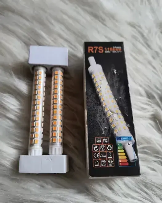 Żarówki LED R7S 118 mm – zestaw 2 sztuki | Energooszczędne | Ciepłe światło — praca twórcy Magdalena na Freshwall Marketplace