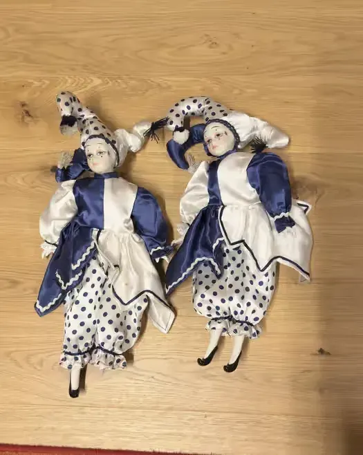 2 Pieroty framgent kolekcji — praca twórcy Ignacy Bronowicki na Freshwall Marketplace